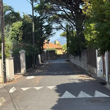 Lorette Hideway Saint-Tropez